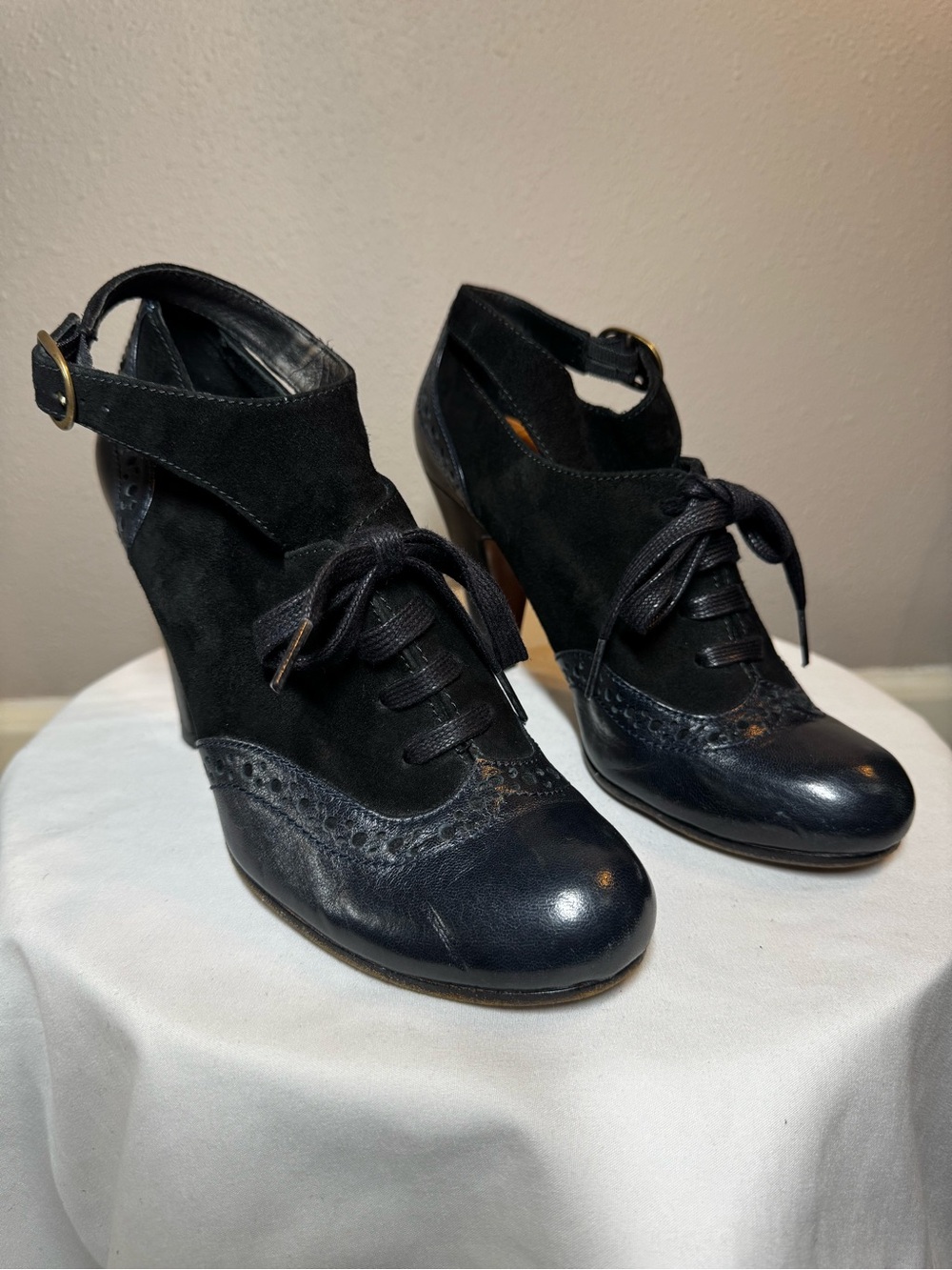 Chie Mihara Navy Veranda Oxford Heels Size 39 - Picture 16 of 16